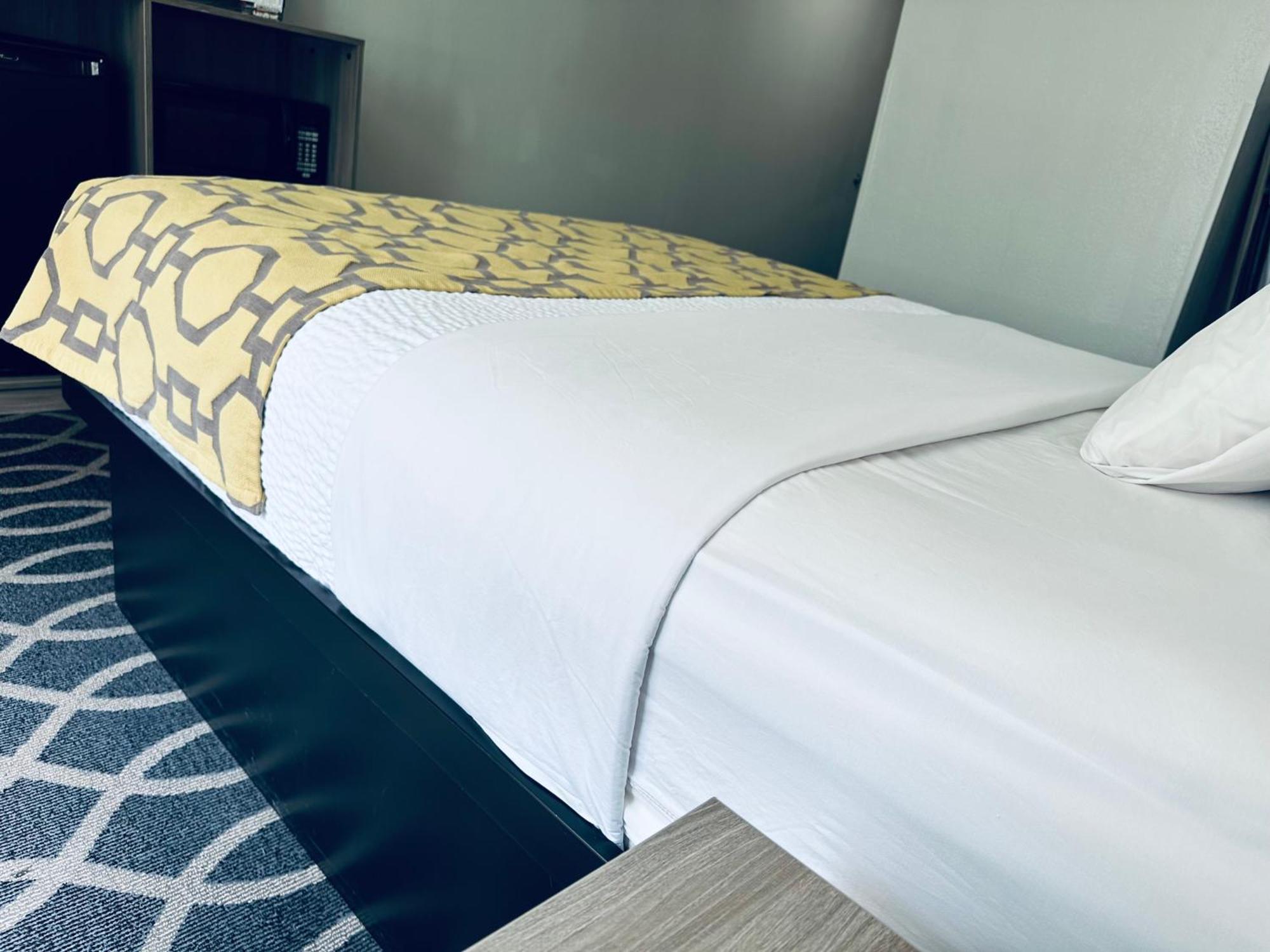 Baymont By Wyndham Piqua Hotel Buitenkant foto